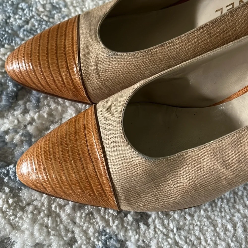 Vintage CHANEL Beige Canvas and Leather Slingback Pumps Size 8 - Picture 7 of 10
